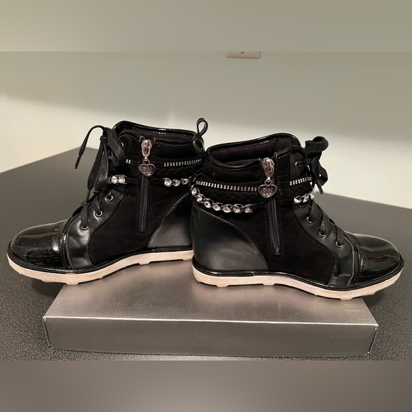 Stuart Weitzman  bootie - Picture 6 of 8